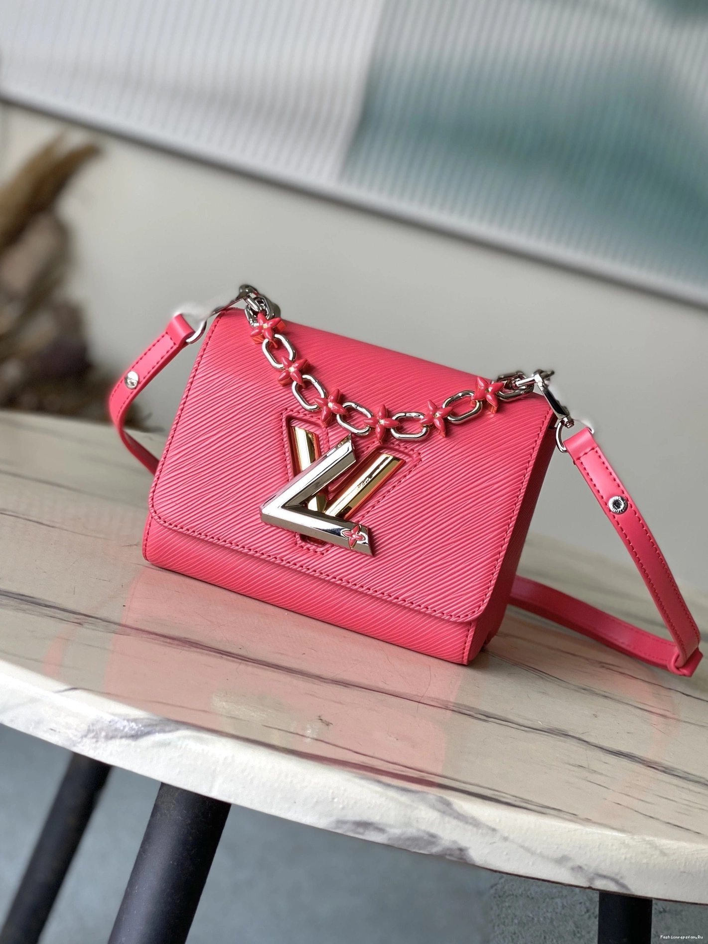 FS CHEAP TWIST VUITTON LOUIS PM-19*15*9CM 0721